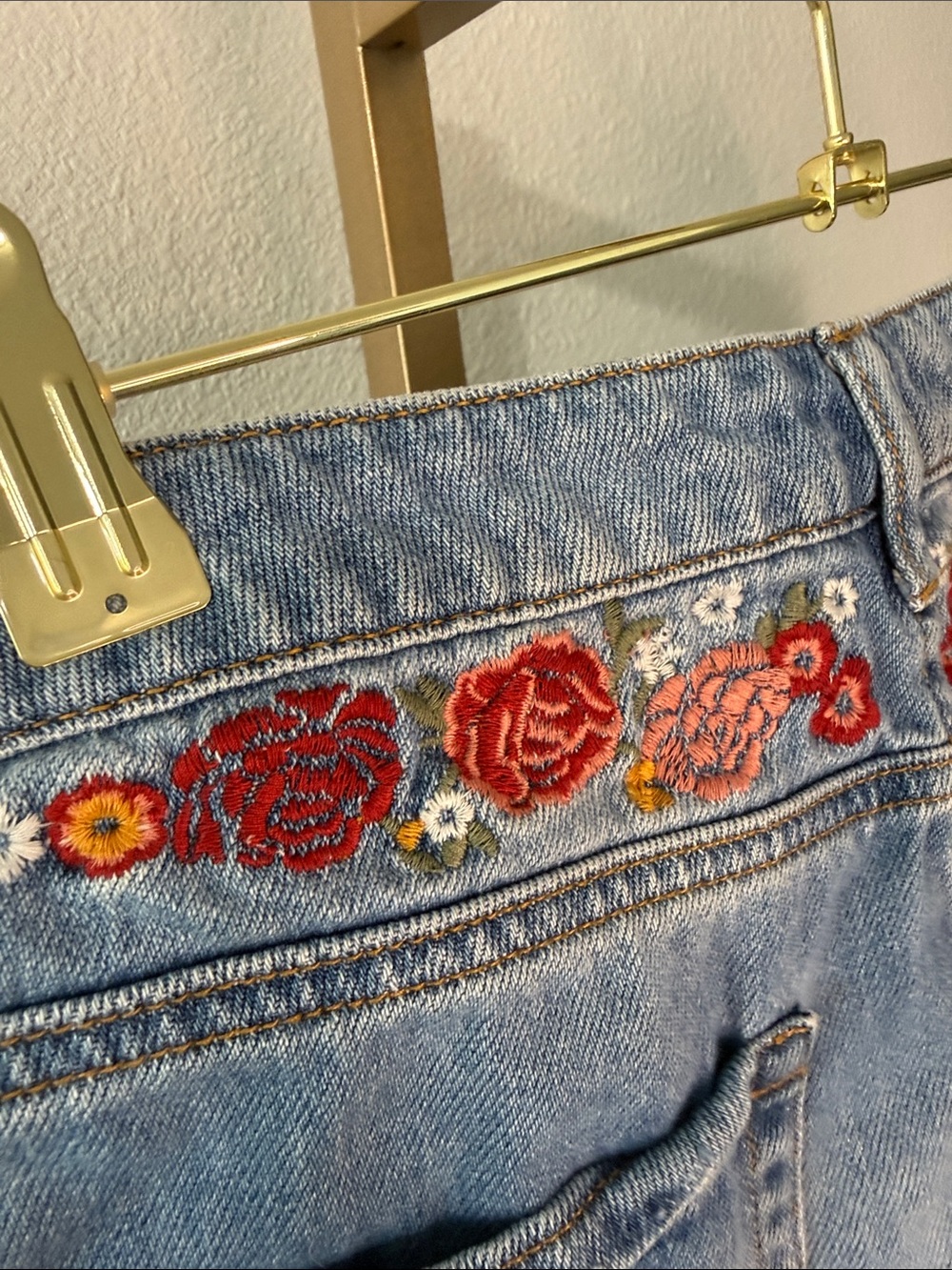 Floral Embroidered Light Blue Denim Shorts- Size 30 - Picture 6 of 7